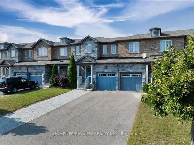 Townhouse For Sale in Essa, Ontario