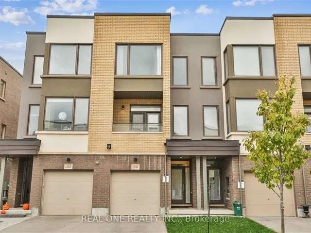 Townhouse For Rent in Oakville, Ontario