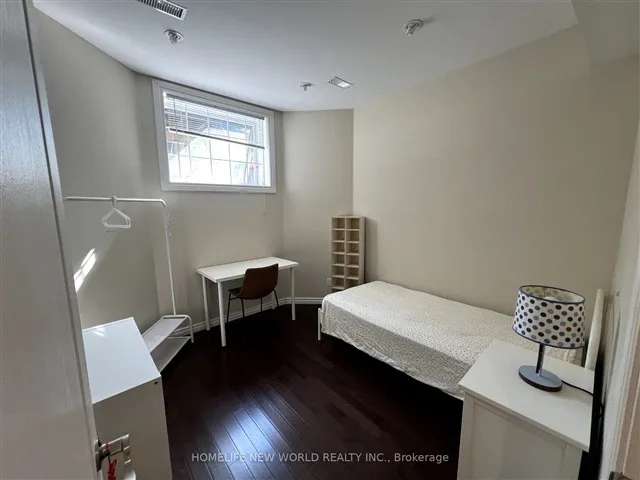 Townhouse For Rent in Toronto, Ontario