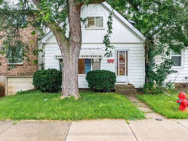 House For Sale in Hamilton, Ontario