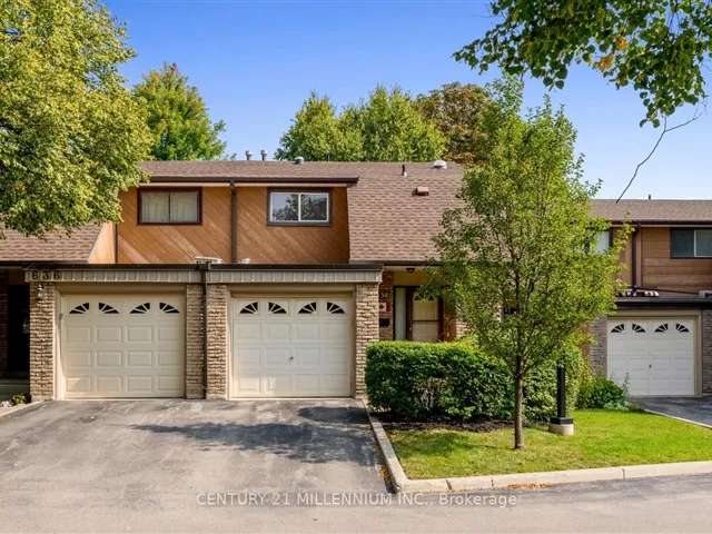 Townhouse For Sale in Burlington, Ontario