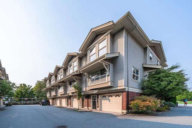 Townhouse For Sale in Richmond, British Columbia