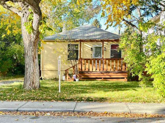 House For Sale in Edmonton, Alberta