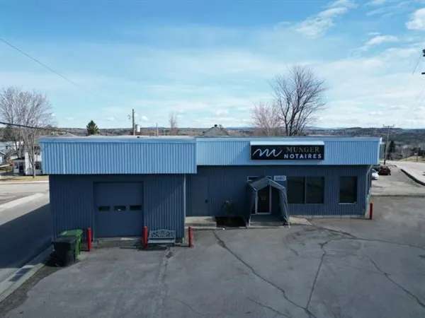 Commercial building/Office for sale (Saguenay/Lac-Saint-Jean) #QO902