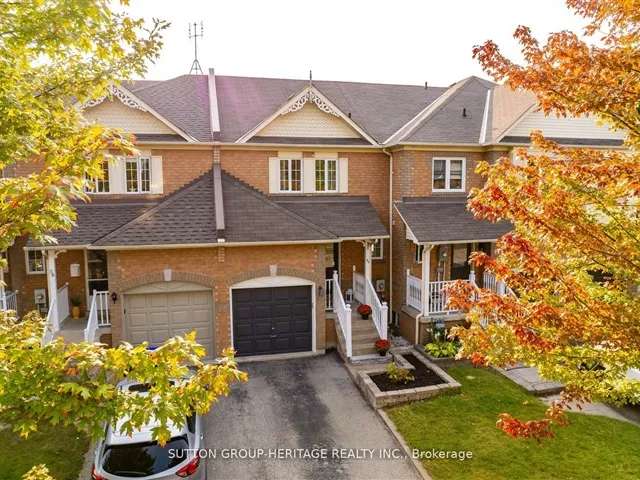 Townhouse For Sale in Whitby, Ontario