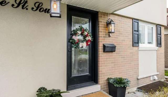 House For Sale in Brampton, Ontario