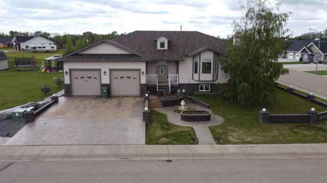 House For Sale in Grande Prairie, Alberta