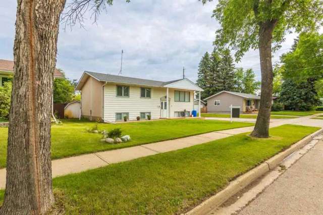 House For Sale in City of Lloydminster, Alberta