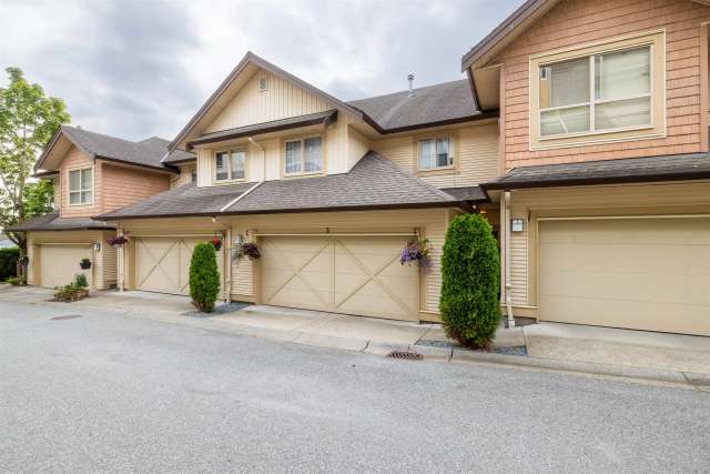 A $975,000.00 Townhouse with 3 bedrooms in Willoughby Heights, Langley