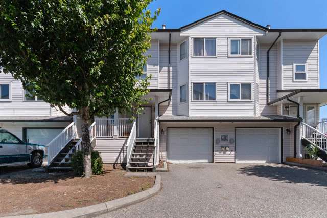 A $599,999.00 Townhouse with 3 bedrooms in Vedder Crossing, Sardis