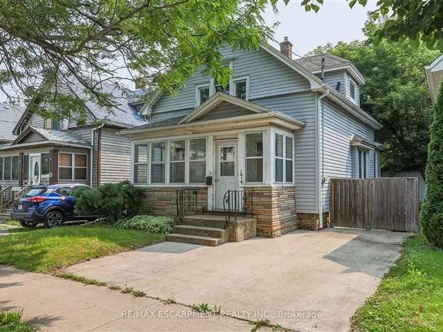 House For Sale in St. Catharines, Ontario