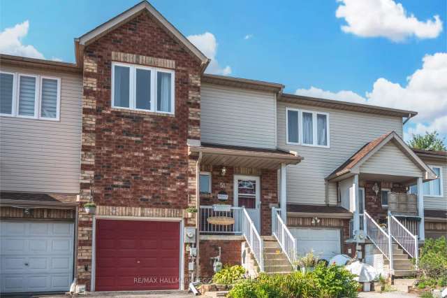 Townhouse For Sale in Essa, Ontario