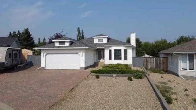 House For Sale in Grande Prairie, Alberta