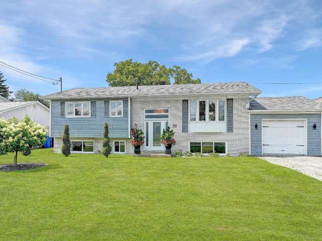 Bungalow For Sale in Mascouche, Quebec