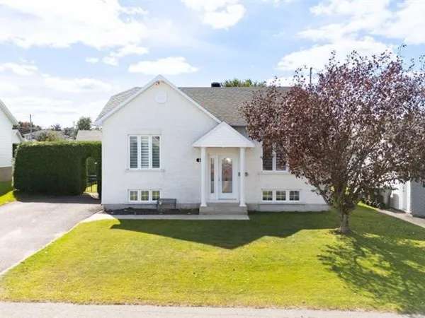 Bungalow for sale (Centre-du-Québec) #QX324