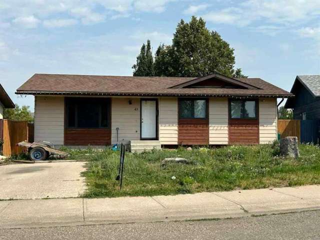 House For Sale in Lethbridge, Alberta