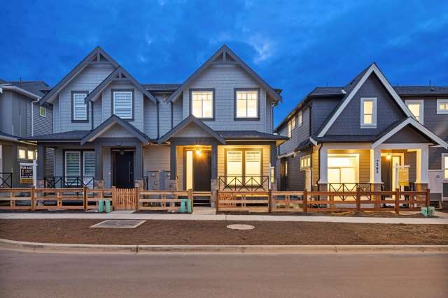 A $1,313,000.00 1/2 Duplex with 4 bedrooms in Willoughby Heights, Langley