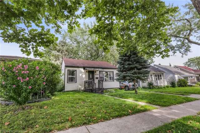 House For Sale in Windsor, Ontario