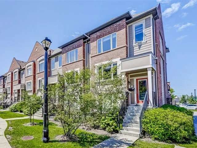 Townhouse For Rent in Aurora, Ontario