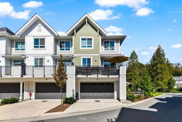 Townhouse For Sale in Mission, British Columbia