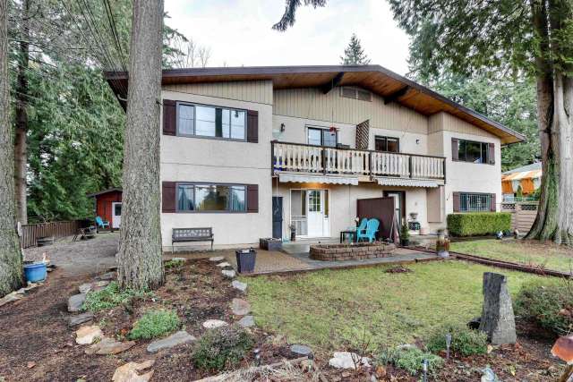 A $1,199,999.00 1/2 Duplex with 4 bedrooms in Central Coquitlam, Coquitlam