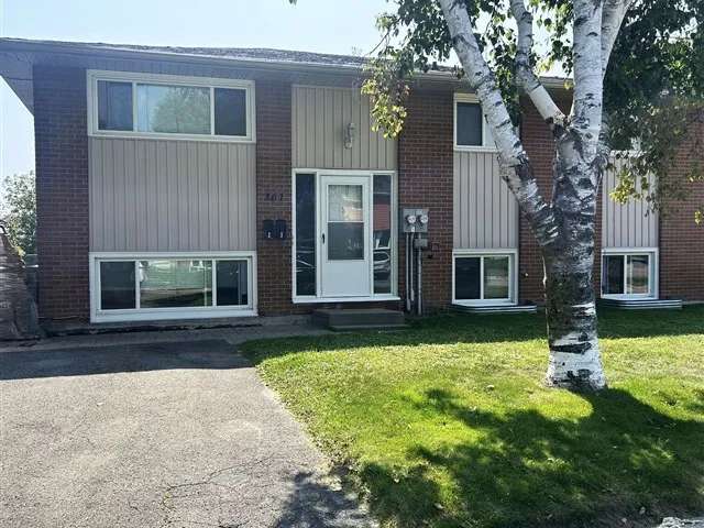 Duplex For Sale in Oshawa, Ontario