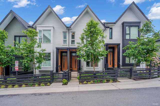 Townhouse For Sale in Coquitlam, British Columbia