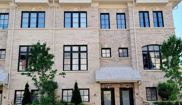 Townhouse For Sale in Mississauga, Ontario