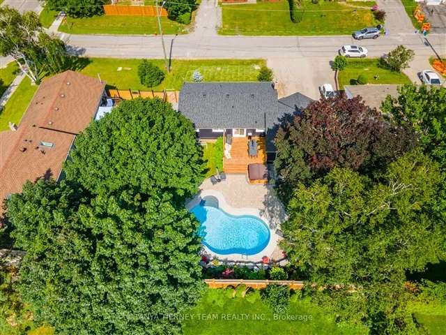 House For Sale in Whitby, Ontario