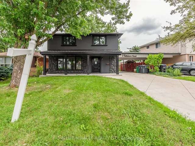 House For Sale in Brampton, Ontario