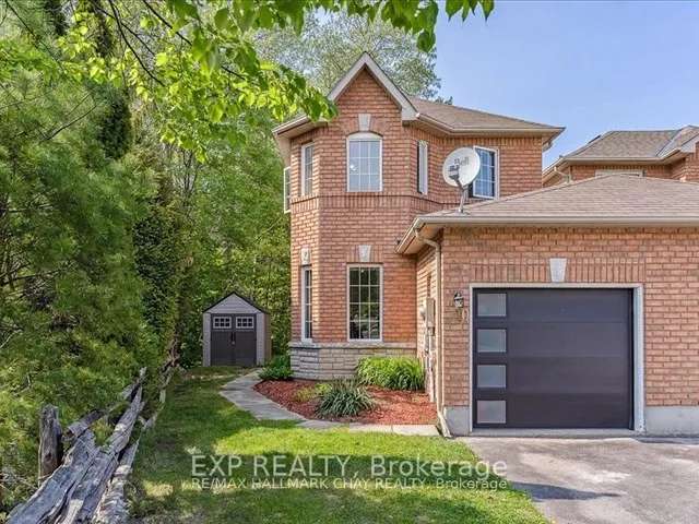 Townhouse For Rent in Barrie, Ontario