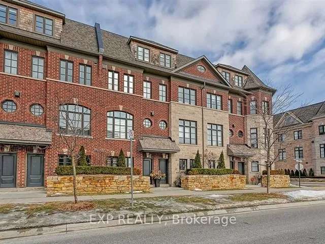 Townhouse For Rent in Oakville, Ontario