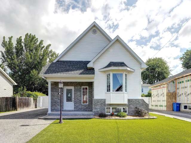 Bungalow For Sale in Quebec, Quebec