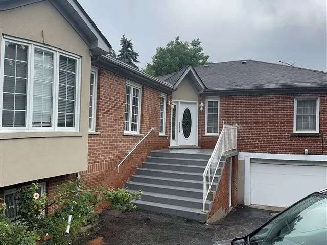 House For Rent in Burlington, Ontario