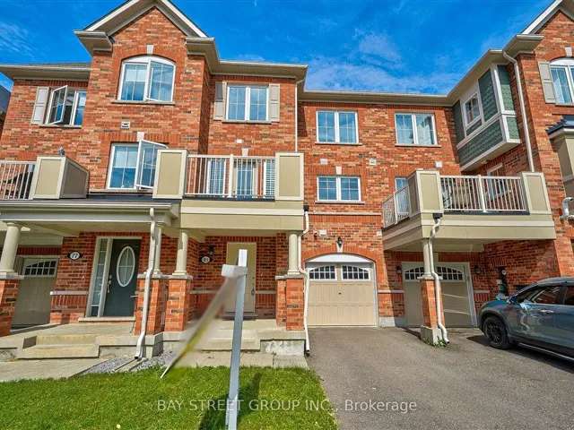 Townhouse For Rent in Aurora, Ontario