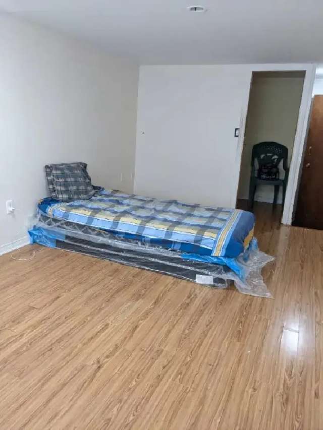 A spacious beautiful room for rent in scarborough