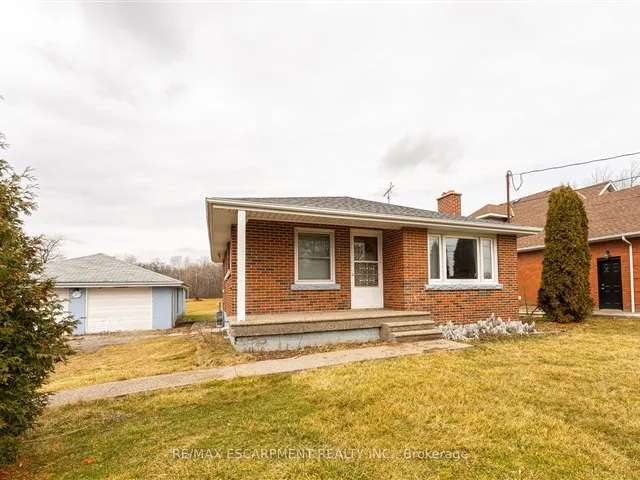 House For Sale in Hamilton, Ontario