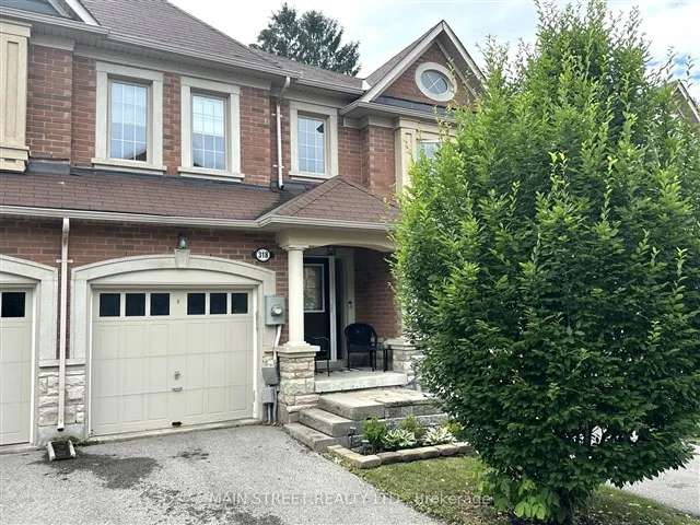 Townhouse For Rent in Newmarket, Ontario