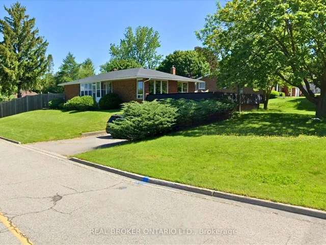 House For Sale in Newmarket, Ontario