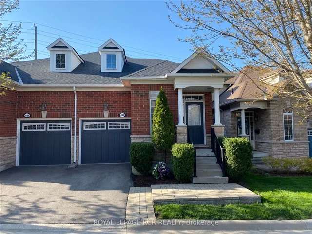 Condo For Sale in Newmarket, Ontario