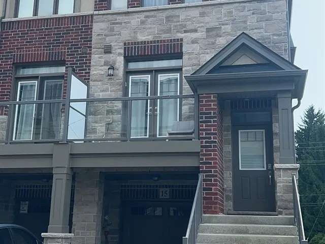 Townhouse For Rent in Hamilton, Ontario