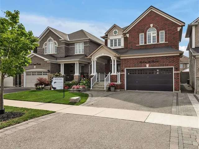 House For Sale in Ajax, Ontario