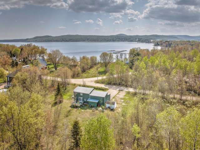 House For Sale in Mandeville, Quebec