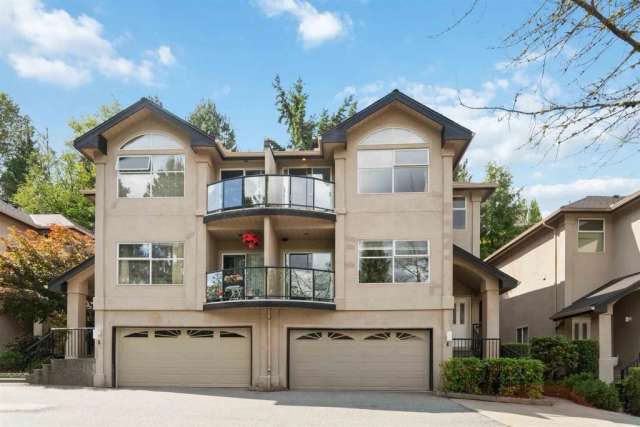 Townhouse For Sale in Coquitlam, British Columbia