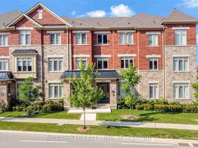 Townhouse For Rent in Oakville, Ontario