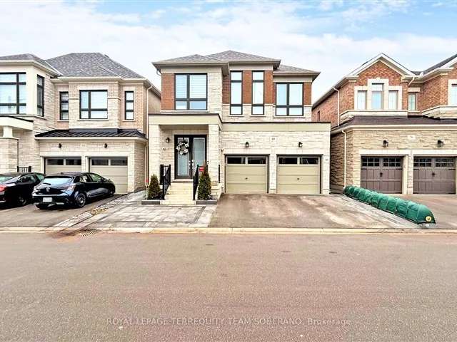 House For Sale in Aurora, Ontario