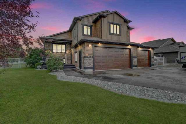 House For Sale in Lethbridge, Alberta