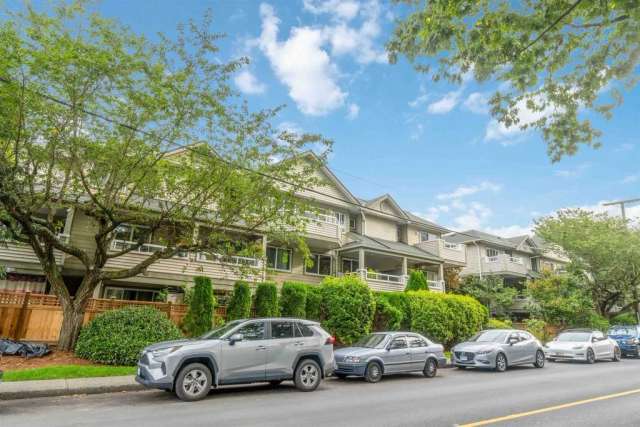 Townhouse For Sale in North Vancouver, British Columbia