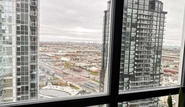 Condo For Sale in Vaughan, Ontario