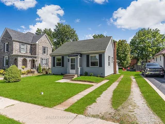 House For Sale in Grimsby, Ontario